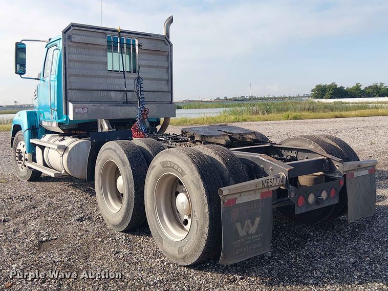 image for item YA3569 2020 Western Star 4700 semi truck