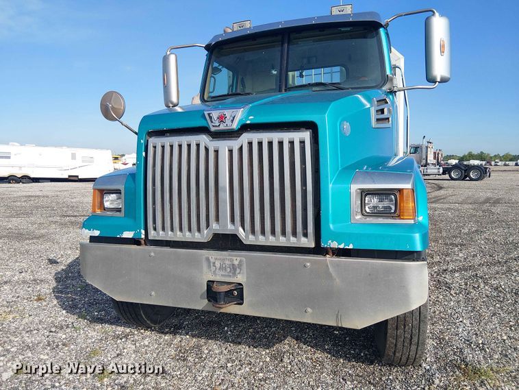 image for item YA3569 2020 Western Star 4700 semi truck