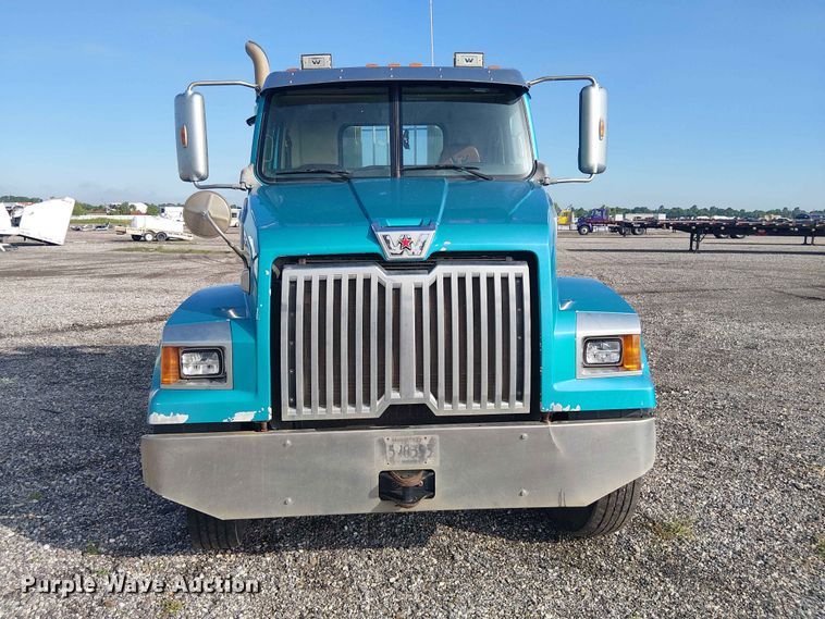 image for item YA3569 2020 Western Star 4700 semi truck