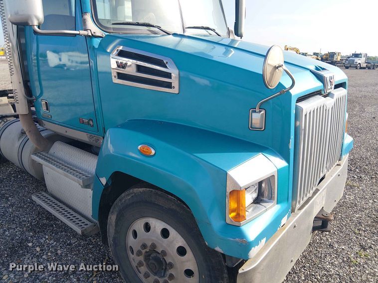 image for item YA3569 2020 Western Star 4700 semi truck