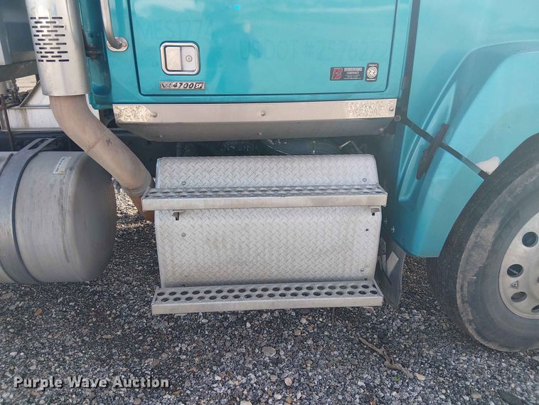 image for item YA3569 2020 Western Star 4700 semi truck