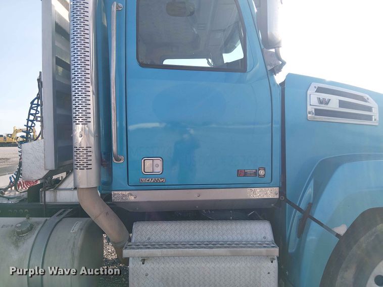 image for item YA3569 2020 Western Star 4700 semi truck