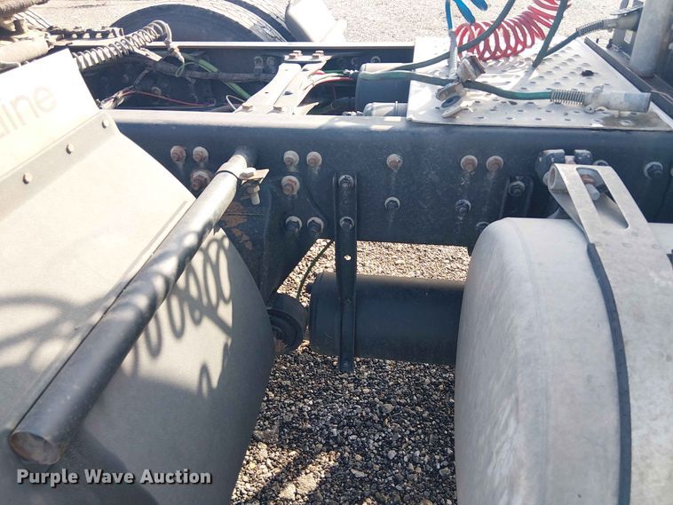 image for item YA3569 2020 Western Star 4700 semi truck