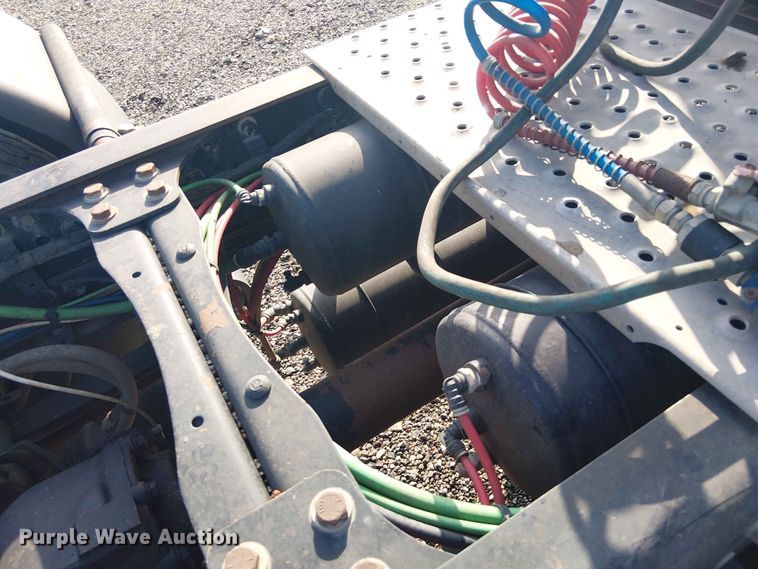 image for item YA3569 2020 Western Star 4700 semi truck