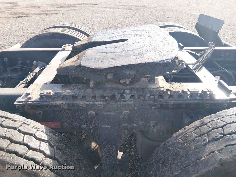 image for item YA3569 2020 Western Star 4700 semi truck