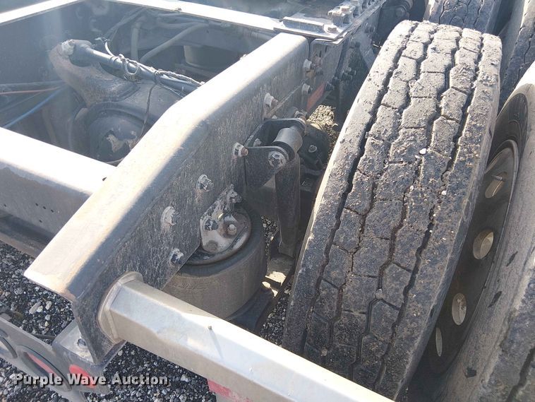image for item YA3569 2020 Western Star 4700 semi truck