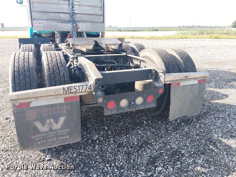 image for item YA3569 2020 Western Star 4700 semi truck