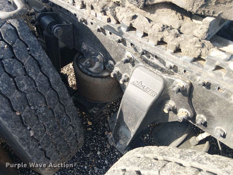 image for item YA3569 2020 Western Star 4700 semi truck