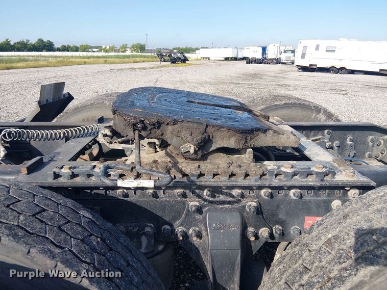 image for item YA3569 2020 Western Star 4700 semi truck