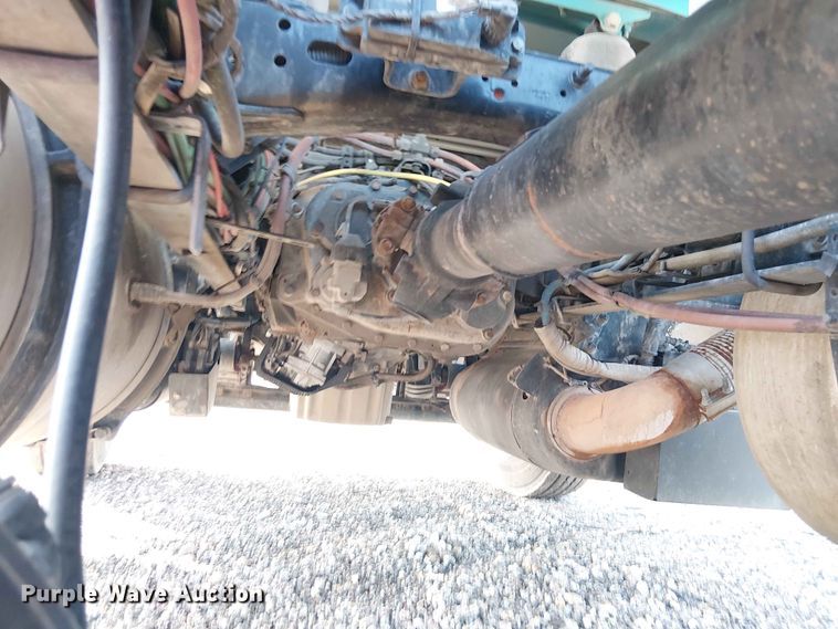 image for item YA3569 2020 Western Star 4700 semi truck