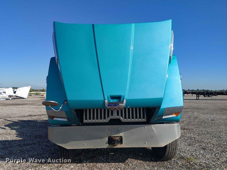 image for item YA3569 2020 Western Star 4700 semi truck