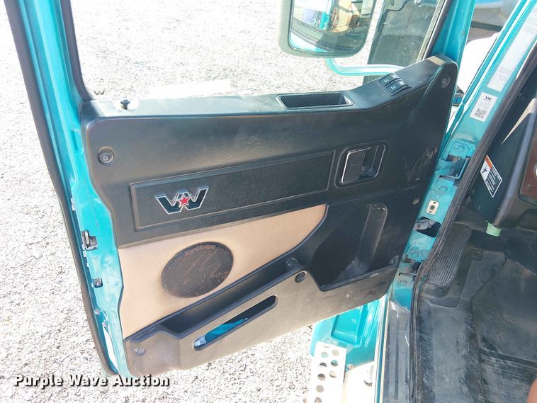 image for item YA3569 2020 Western Star 4700 semi truck
