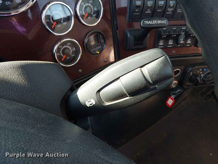 image for item YA3569 2020 Western Star 4700 semi truck