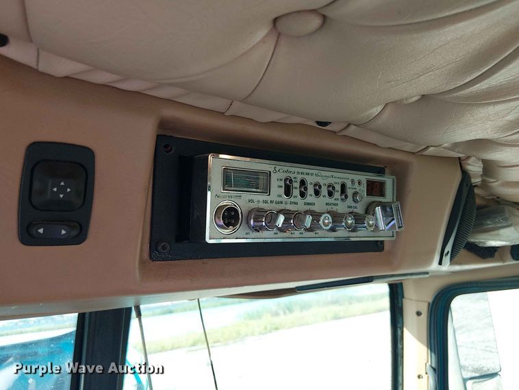 image for item YA3569 2020 Western Star 4700 semi truck