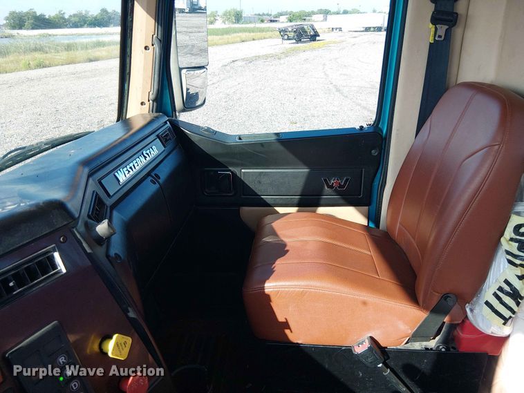 image for item YA3569 2020 Western Star 4700 semi truck