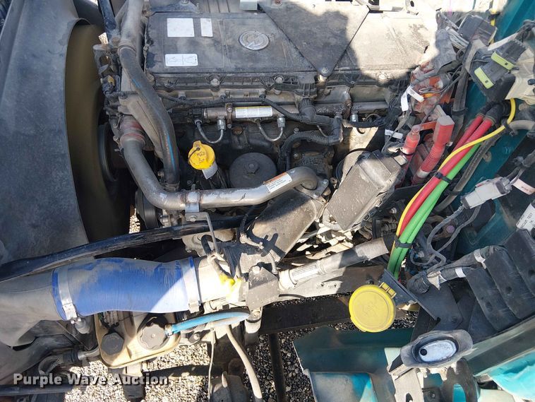 image for item YA3569 2020 Western Star 4700 semi truck