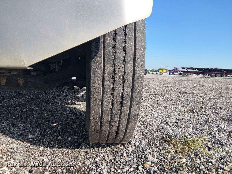 image for item YA3569 2020 Western Star 4700 semi truck