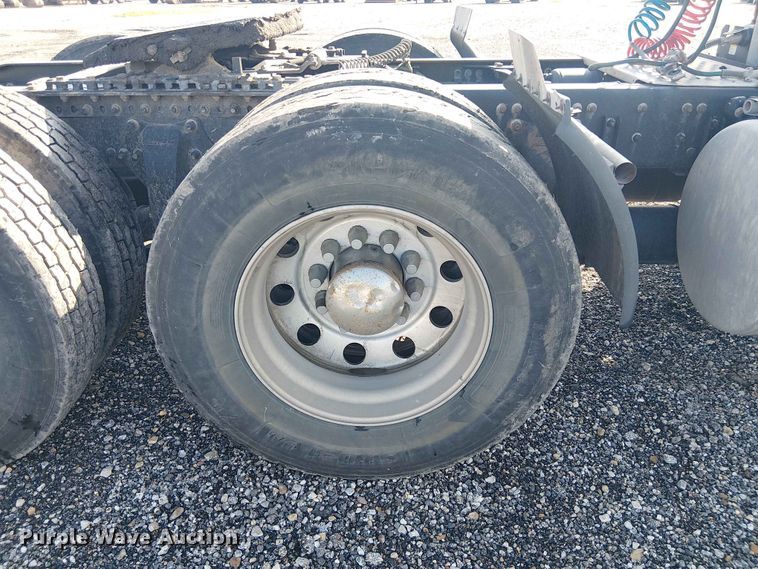 image for item YA3569 2020 Western Star 4700 semi truck