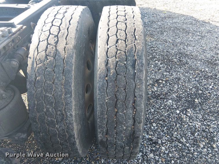 image for item YA3569 2020 Western Star 4700 semi truck