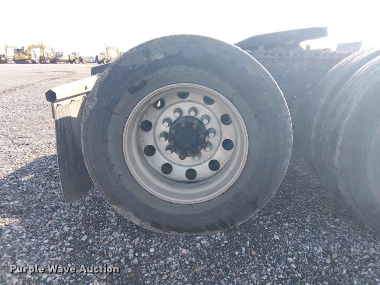 image for item YA3569 2020 Western Star 4700 semi truck