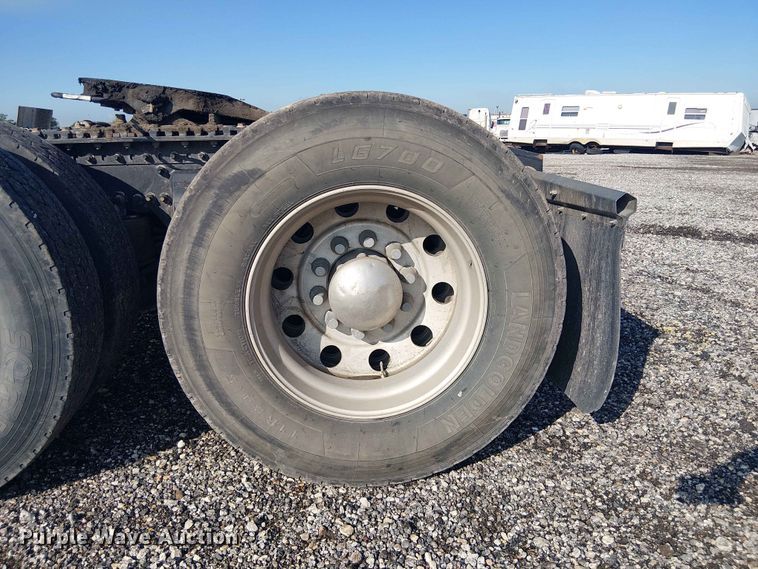 image for item YA3569 2020 Western Star 4700 semi truck