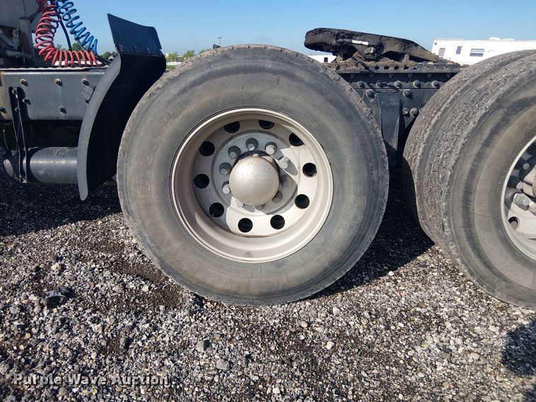 image for item YA3569 2020 Western Star 4700 semi truck