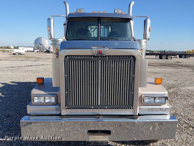 image for item YA3570 2021 Western Star 4900 semi truck