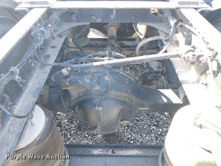 image for item YA3570 2021 Western Star 4900 semi truck