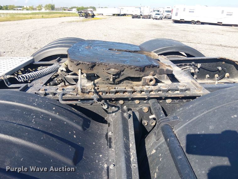 image for item YA3570 2021 Western Star 4900 semi truck