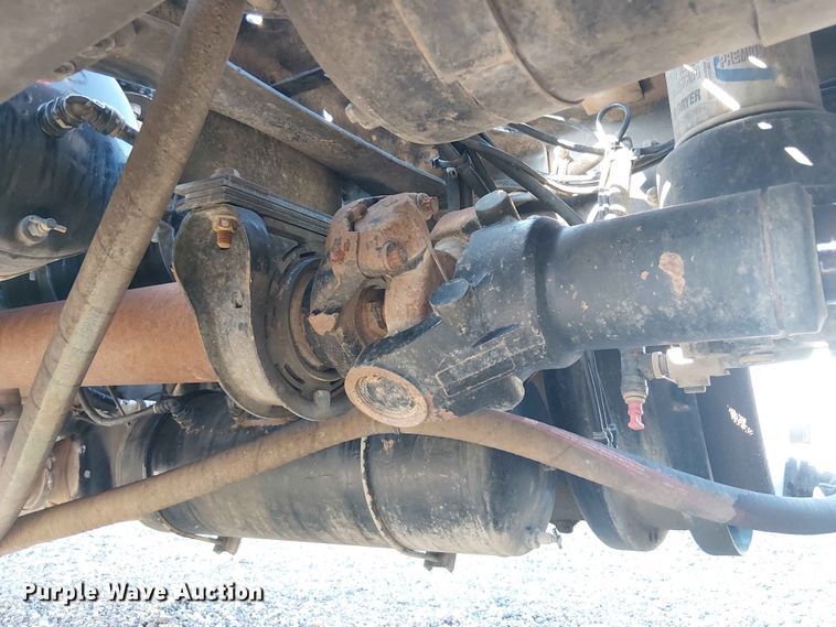 image for item YA3570 2021 Western Star 4900 semi truck