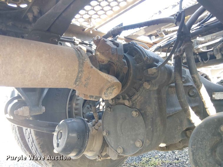 image for item YA3570 2021 Western Star 4900 semi truck