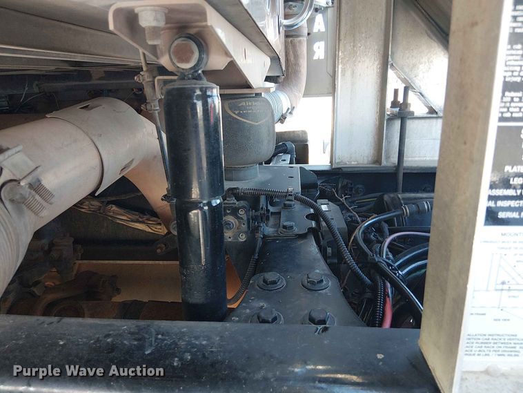 image for item YA3570 2021 Western Star 4900 semi truck