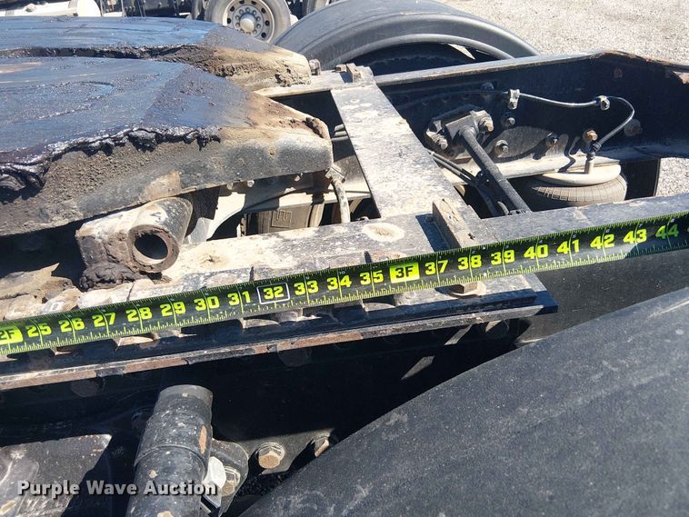 image for item YA3570 2021 Western Star 4900 semi truck
