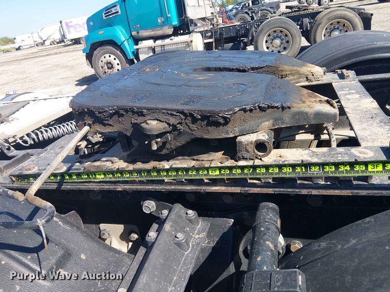image for item YA3570 2021 Western Star 4900 semi truck