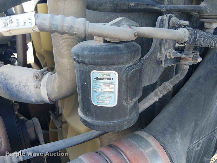 image for item YA3570 2021 Western Star 4900 semi truck