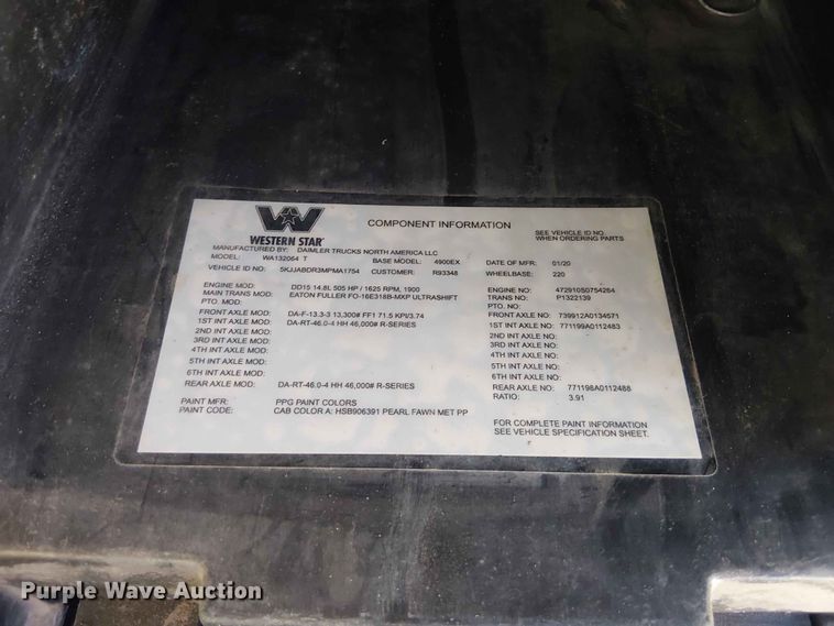 image for item YA3570 2021 Western Star 4900 semi truck