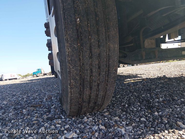 image for item YA3570 2021 Western Star 4900 semi truck