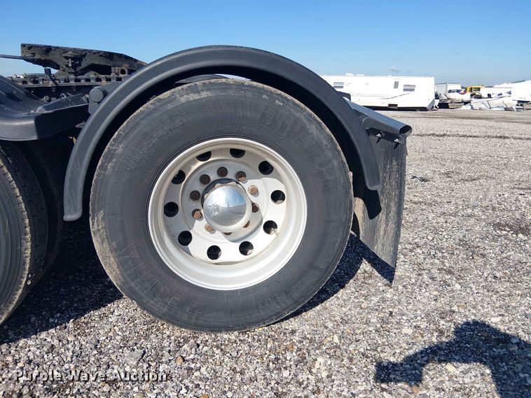 image for item YA3570 2021 Western Star 4900 semi truck