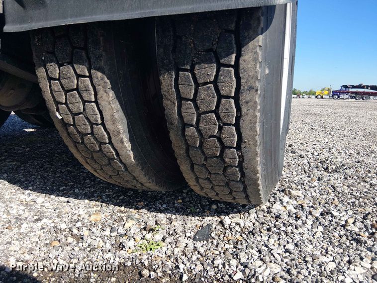 image for item YA3570 2021 Western Star 4900 semi truck