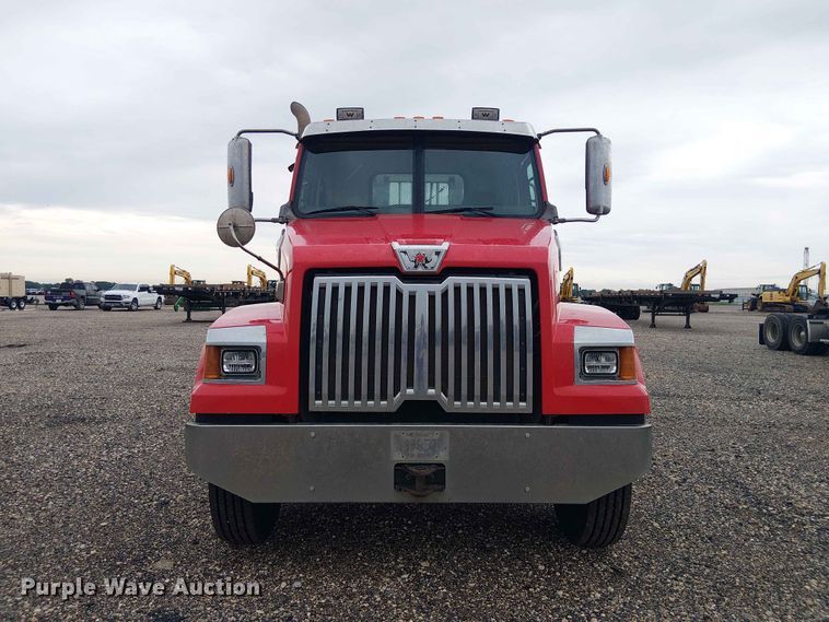 image for item YA3571 2021 Western Star 4700 semi truck