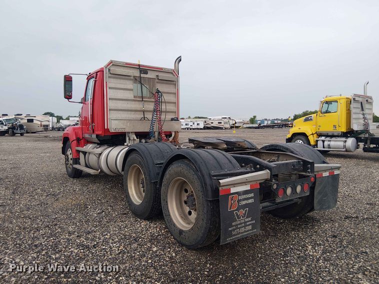 image for item YA3571 2021 Western Star 4700 semi truck