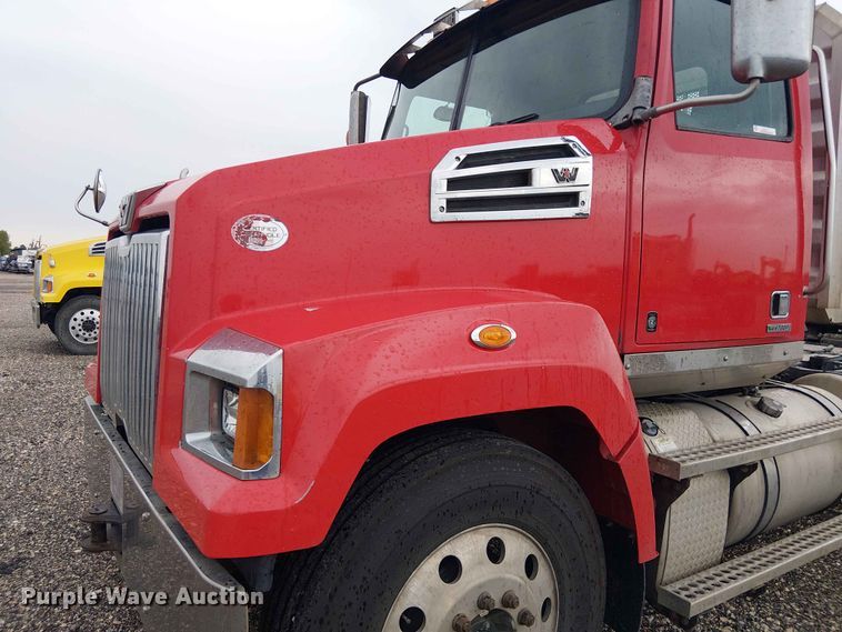 image for item YA3571 2021 Western Star 4700 semi truck