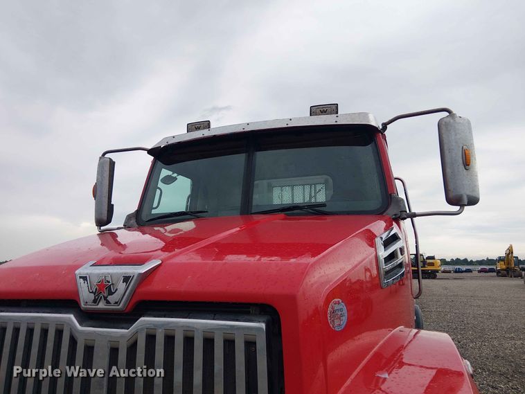 image for item YA3571 2021 Western Star 4700 semi truck