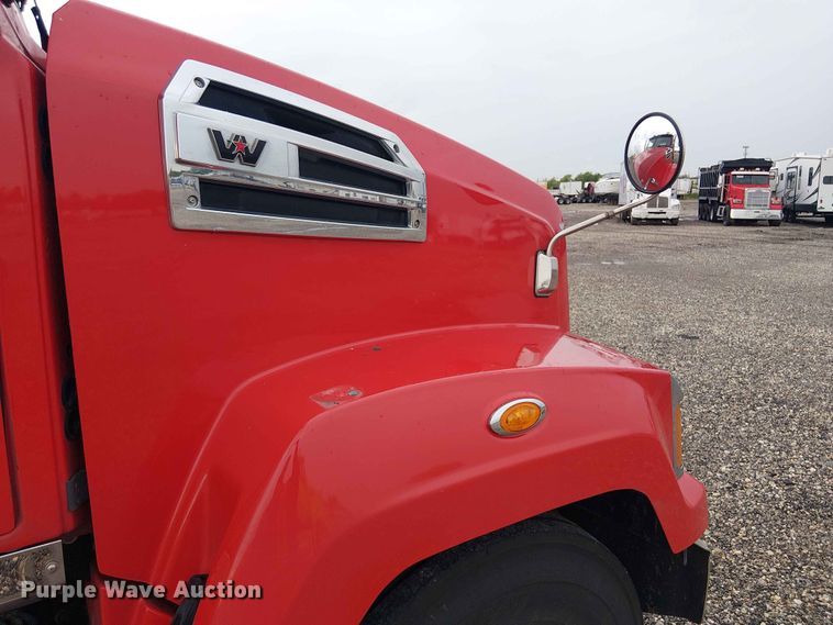 image for item YA3571 2021 Western Star 4700 semi truck