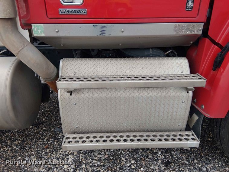 image for item YA3571 2021 Western Star 4700 semi truck
