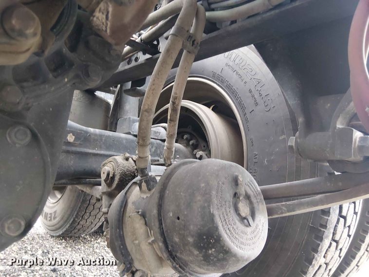 image for item YA3571 2021 Western Star 4700 semi truck