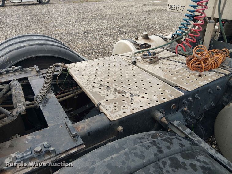 image for item YA3571 2021 Western Star 4700 semi truck