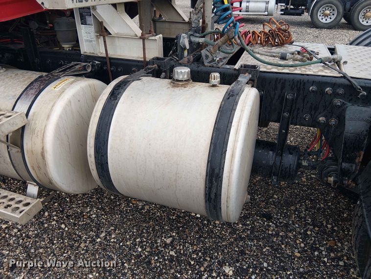image for item YA3571 2021 Western Star 4700 semi truck