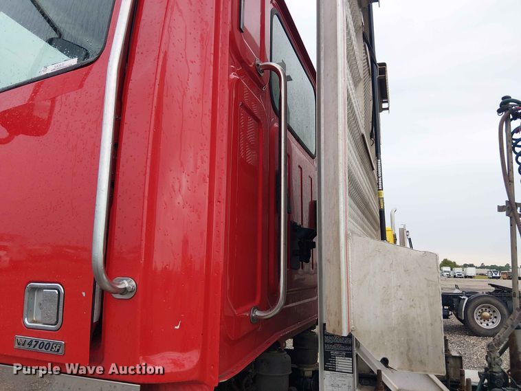 image for item YA3571 2021 Western Star 4700 semi truck