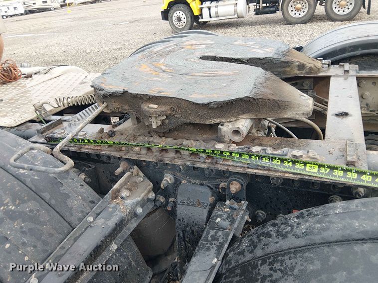 image for item YA3571 2021 Western Star 4700 semi truck